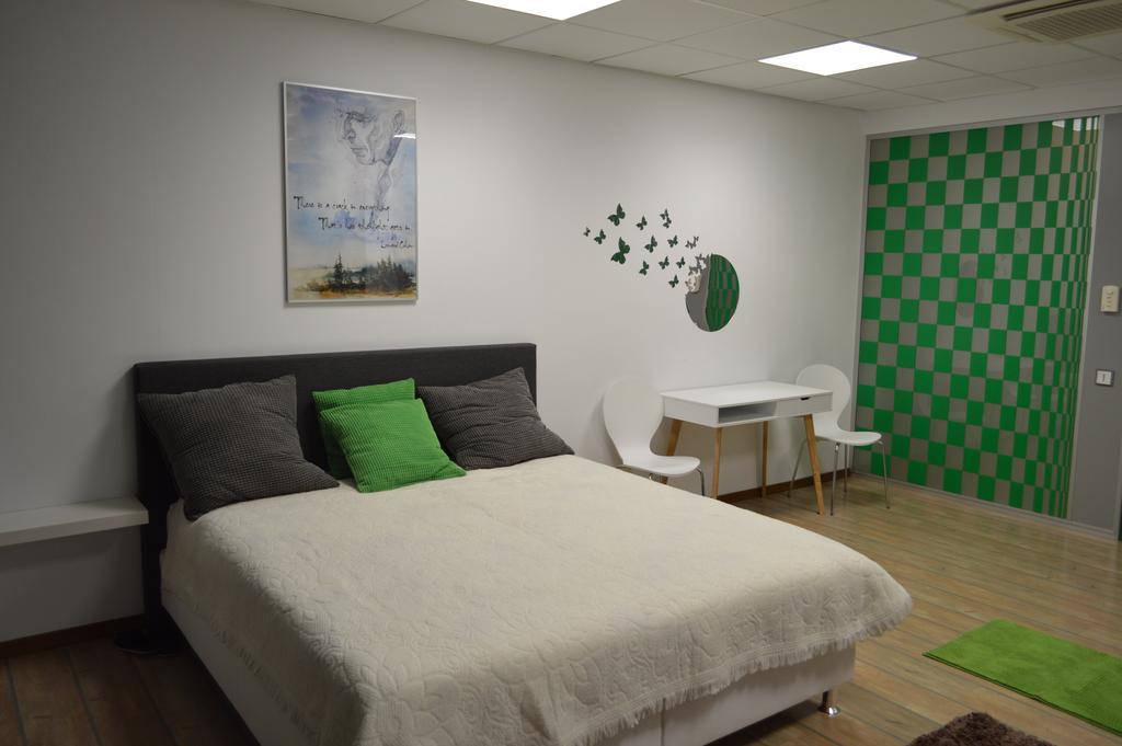 Ferienwohnung Vasarely Luxury Flat Satu Mare Exterior foto