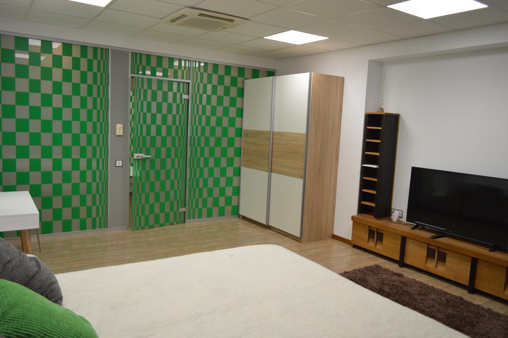 Ferienwohnung Vasarely Luxury Flat Satu Mare Exterior foto
