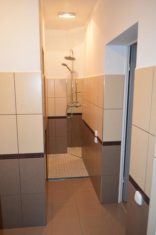 Ferienwohnung Vasarely Luxury Flat Satu Mare Exterior foto
