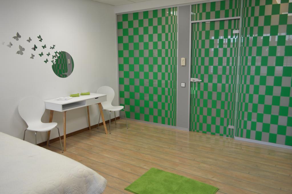 Ferienwohnung Vasarely Luxury Flat Satu Mare Exterior foto